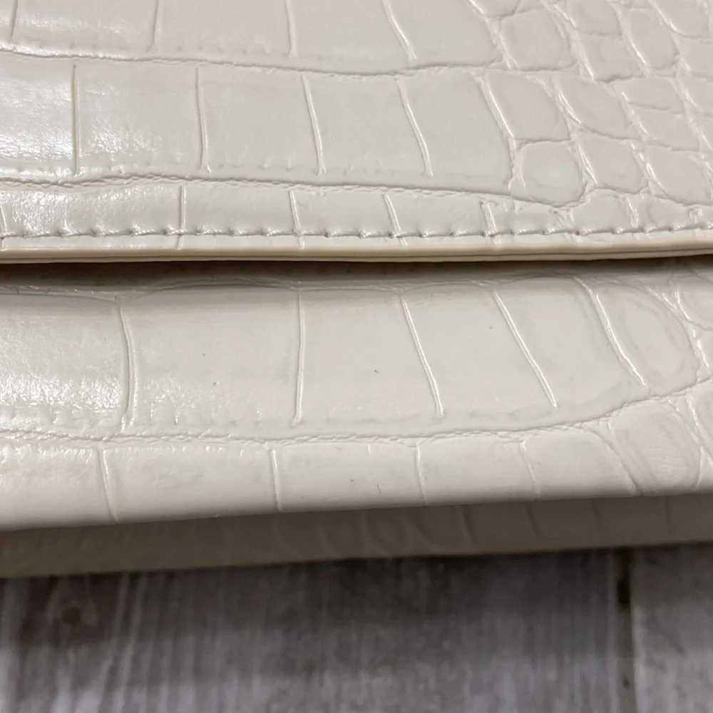 A New Day Vegan pebbled leather purse, like new - Picture 4 of 11